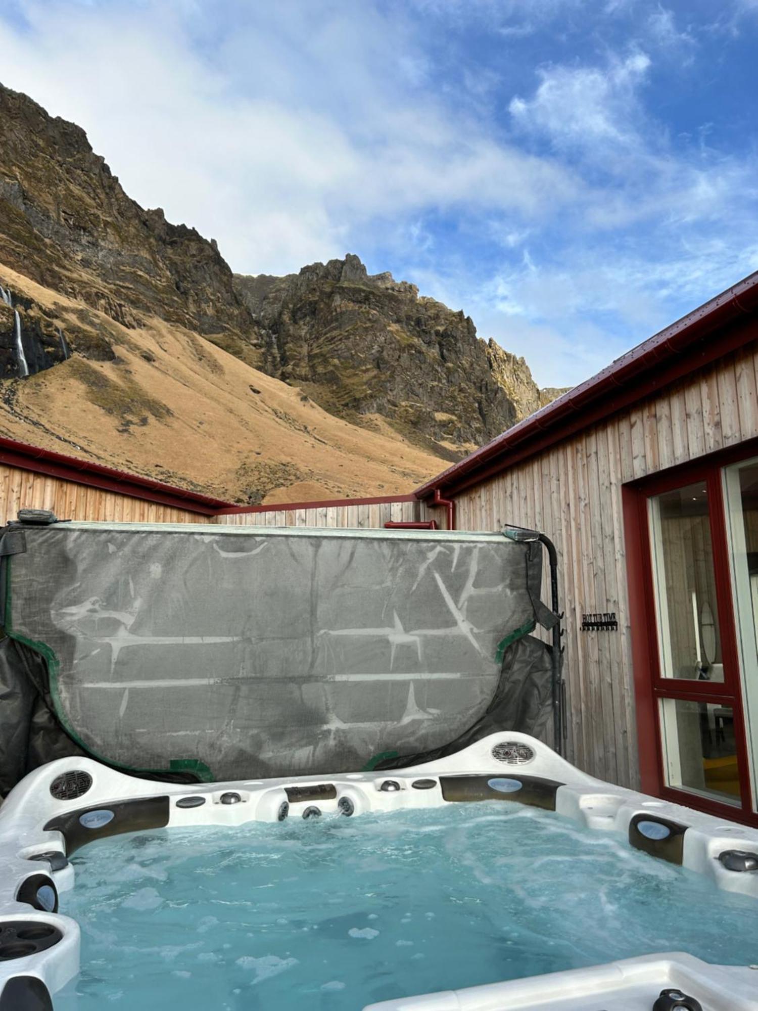 Апартаменты The Garage Varmahlid  Номер фото